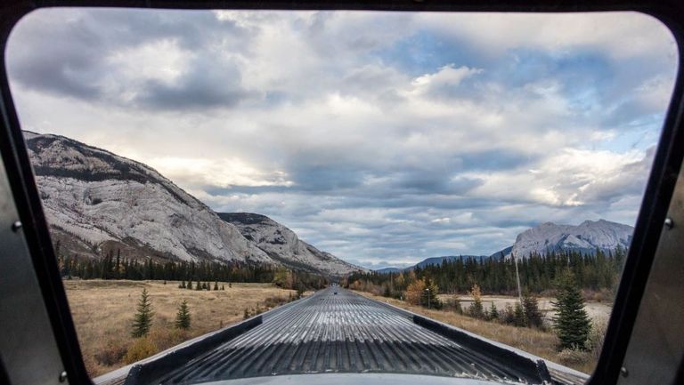 Make the most of the stunning Rocky Mountain scenery from a Skyline car